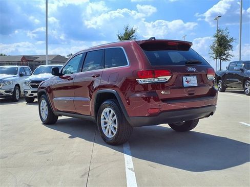 Used 2022 Jeep Grand Cherokee Laredo X image 2