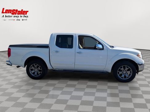 Used 2016 Nissan Frontier SL w/ Moonroof Package AWD/4WD image 6