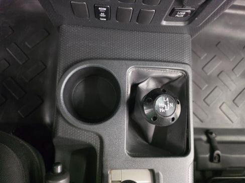 Used 2013 Toyota FJ Cruiser 4WD w/ Trail Teams Special Edition image 18