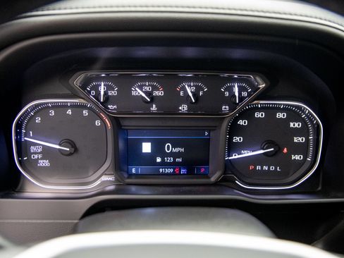 Used 2019 GMC Sierra 1500 SLT w/ SLT Premium Plus Package AWD/4WD image 23