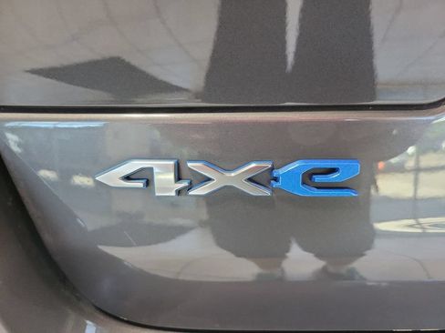 Certified 2022 Jeep Grand Cherokee Summit w/ Advanced Protech Group IV AWD/4WD image 17