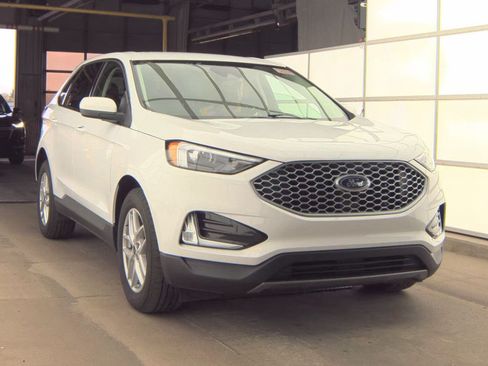 Used 2024 Ford Edge SEL w/ Convenience Package AWD/4WD image 4