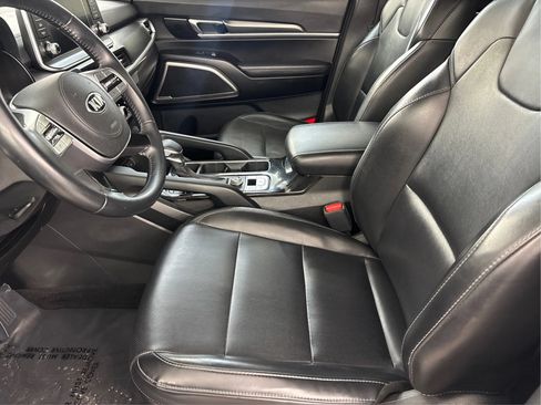 Used 2020 Kia Telluride LX FWD image 13