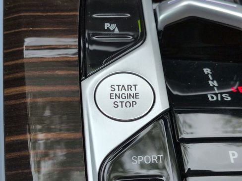 New 2026 BMW X5 xDrive40i w/ M Sport Package AWD/4WD image 29