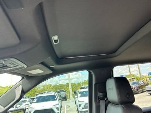 Certified 2025 GMC Sierra 1500 AT4 w/ AT4 Premium Package AWD/4WD image 13