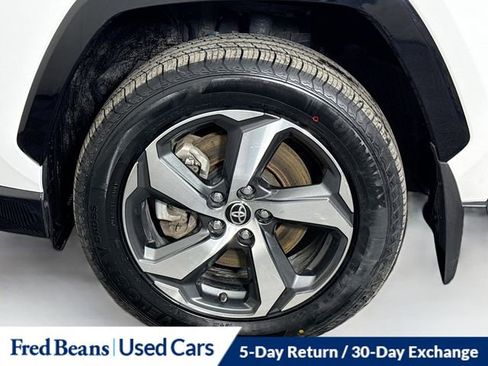 Used 2023 Toyota RAV4 SE w/ Weather & Moonroof Package image 33
