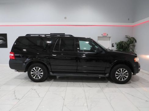 Used 2016 Ford Expedition EL XLT image 3