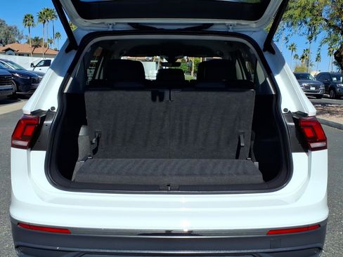 Certified 2024 Volkswagen Tiguan SE image 17