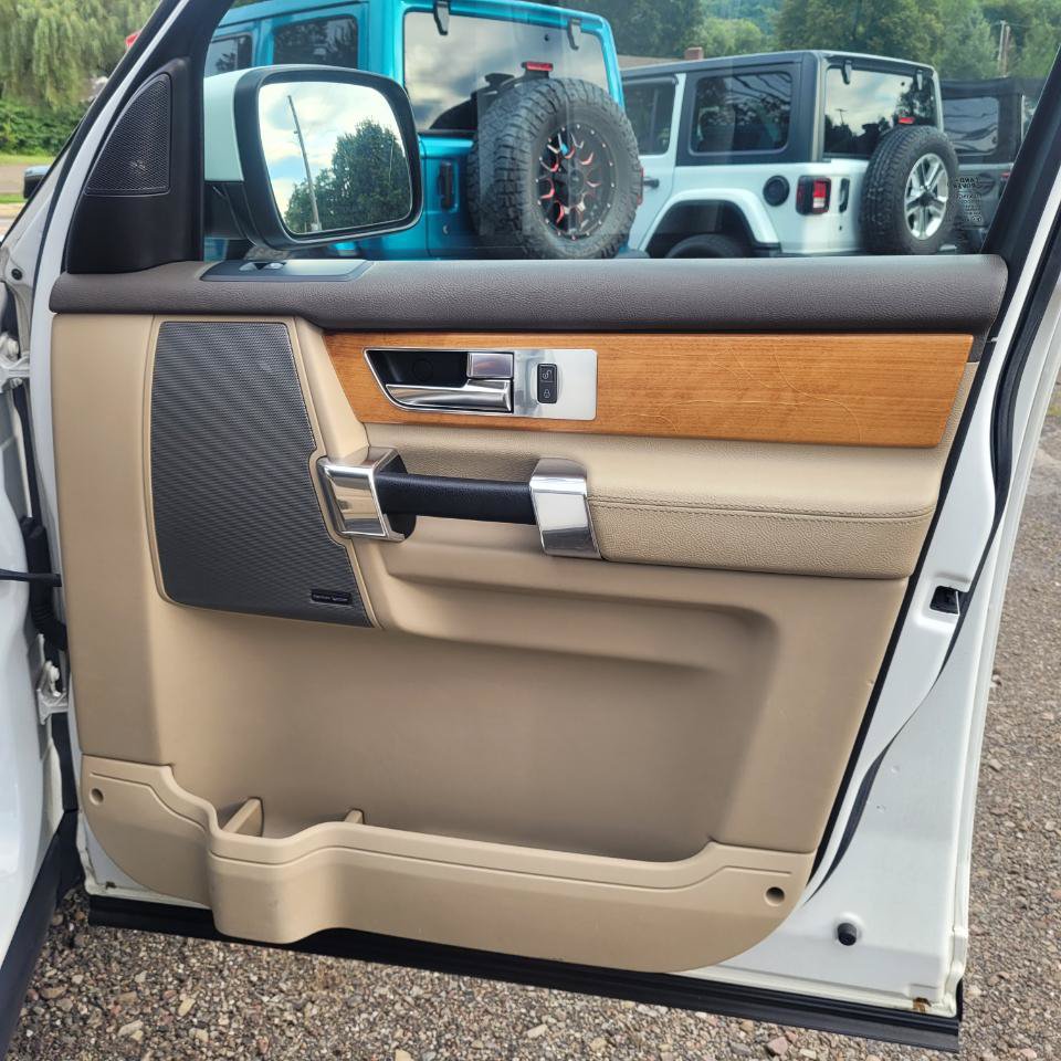 Used 2013 Land Rover LR4 HSE w/ HSE Pkg AWD/4WD image 24