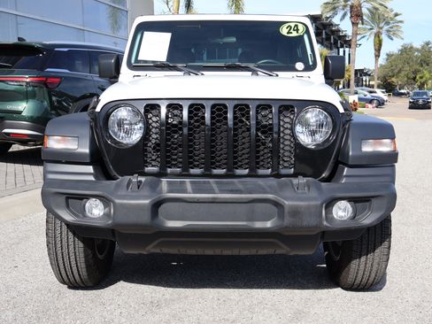 Used 2024 Jeep Wrangler Sport image 10