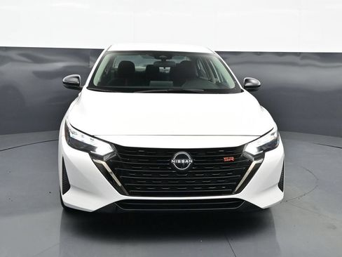 Used 2025 Nissan Sentra SR FWD image 13