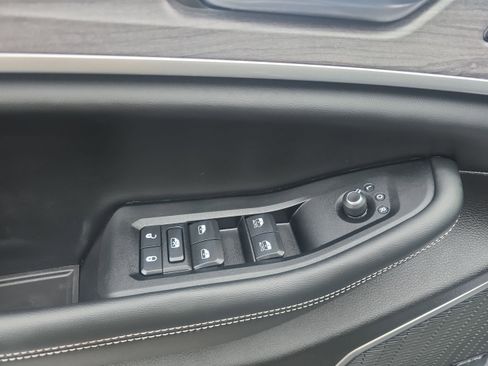 Used 2022 Jeep Grand Cherokee L Limited image 18