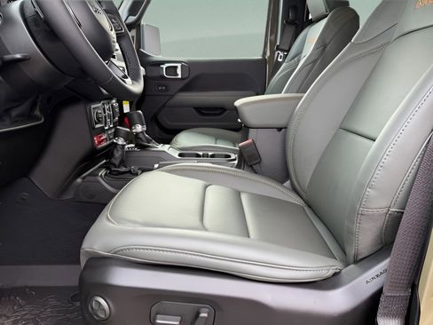 New 2026 Jeep Gladiator Mojave AWD/4WD image 15