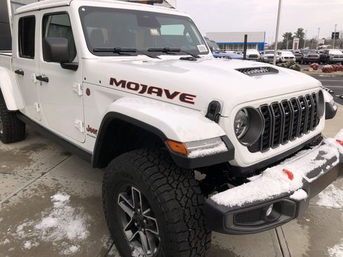 New 2026 Jeep Gladiator Mojave image 7