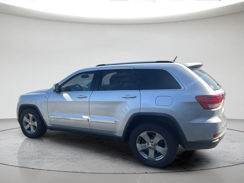 Used 2011 Jeep Grand Cherokee Laredo AWD/4WD image 9