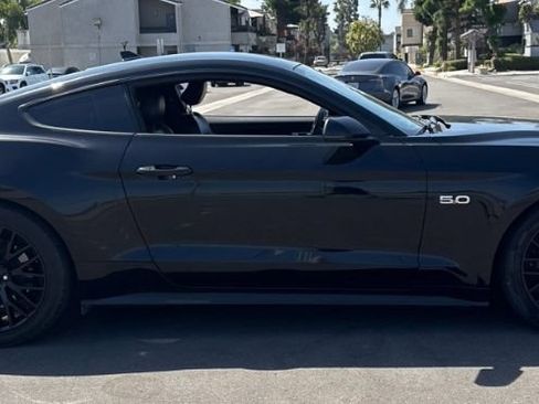 Used 2020 Ford Mustang GT Premium w/ GT Performance Package RWD image 4