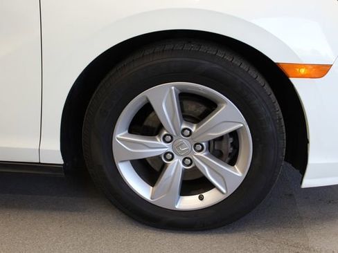 Used 2019 Honda Odyssey EX image 3