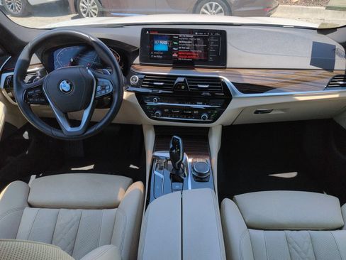 Used 2023 BMW 540i w/ Premium Package RWD image 15