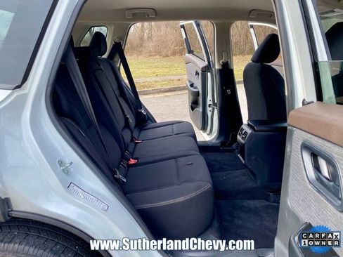 Used 2023 Nissan Rogue S image 31