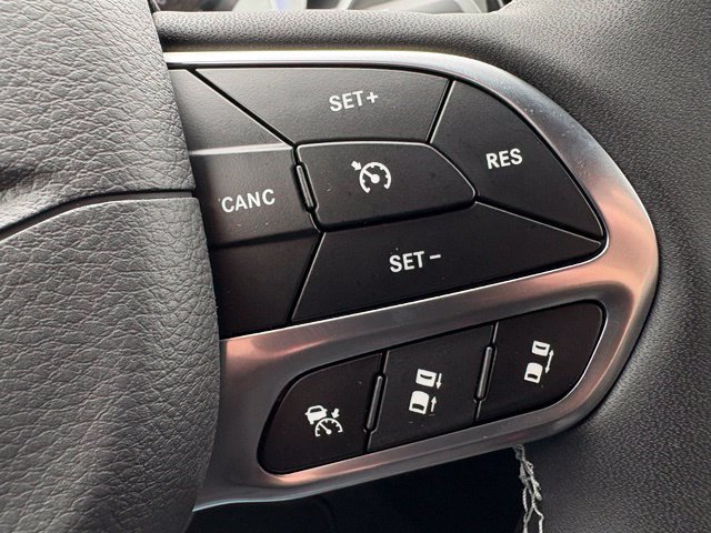 New 2027 Chrysler Pacifica Select AWD/4WD image 24