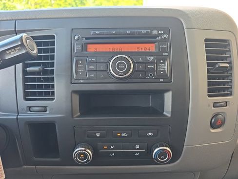 Used 2017 Nissan NV 2500 SV RWD image 17