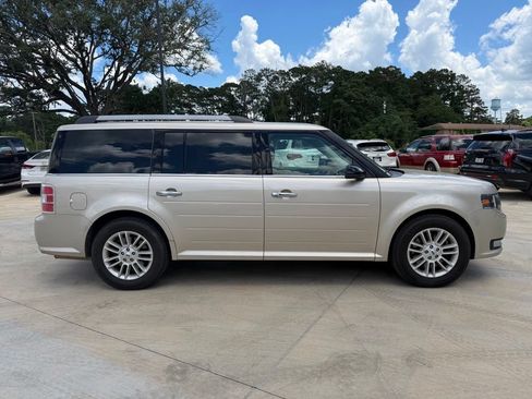 Used 2017 Ford Flex SEL FWD image 3