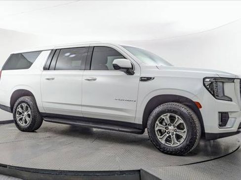 Used 2022 GMC Yukon XL SLE w/ Max Trailering Package AWD/4WD image 11