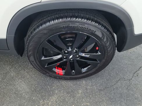 Used 2018 Chevrolet Trax LT w/ Redline Edition FWD image 8
