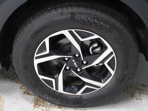Used 2025 Kia Sportage LX AWD/4WD image 19