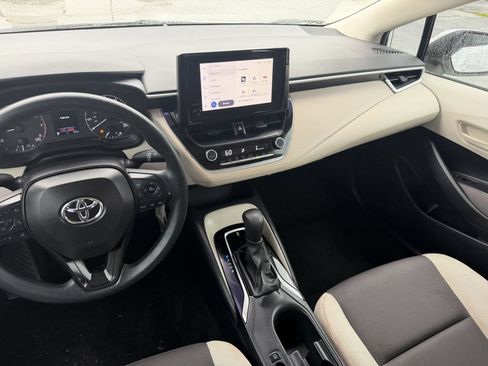 Used 2024 Toyota Corolla LE FWD image 18