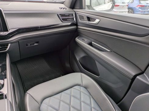 New 2026 Volkswagen Atlas Cross Sport SEL Premium R-Line image 18