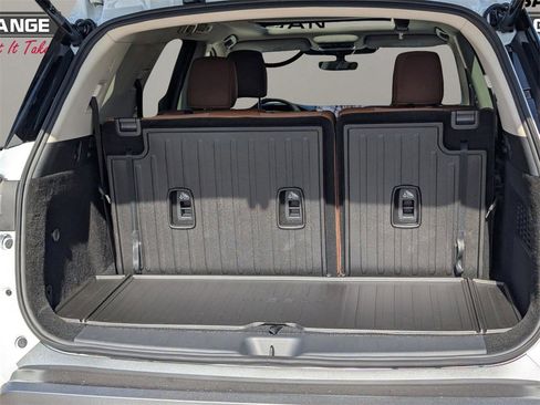 New 2026 Nissan Pathfinder Platinum image 12