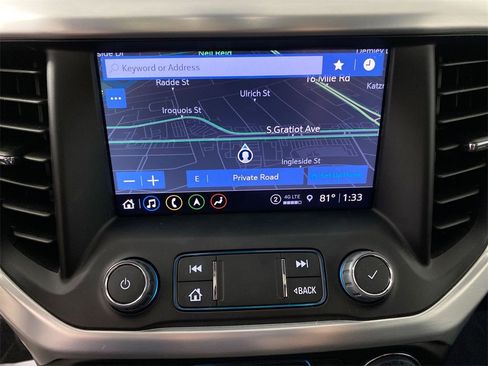 Certified 2023 GMC Acadia SLT w/ Preferred Package image 18