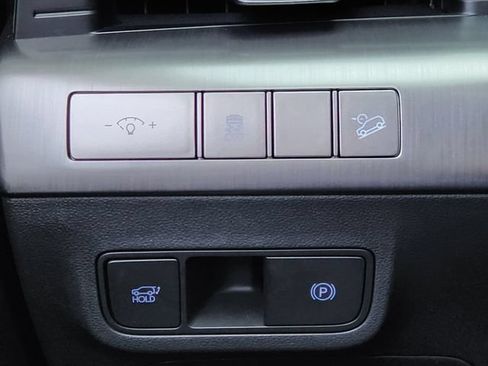 Certified 2025 Hyundai Kona Limited AWD/4WD image 16