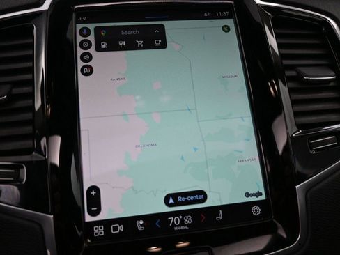 Used 2023 Volvo XC90 B6 Plus image 14