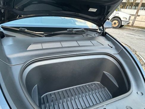 Used 2024 Tesla Model Y Long Range image 29