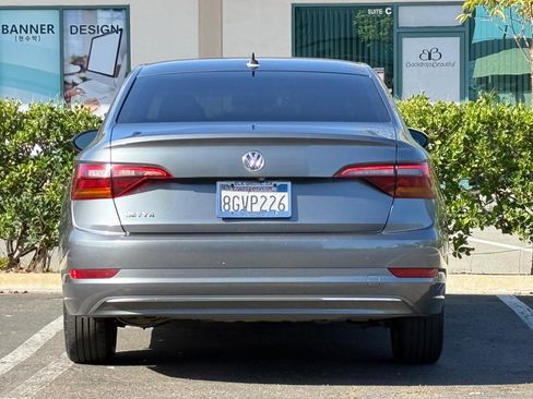 Used 2019 Volkswagen Jetta FWD image 12