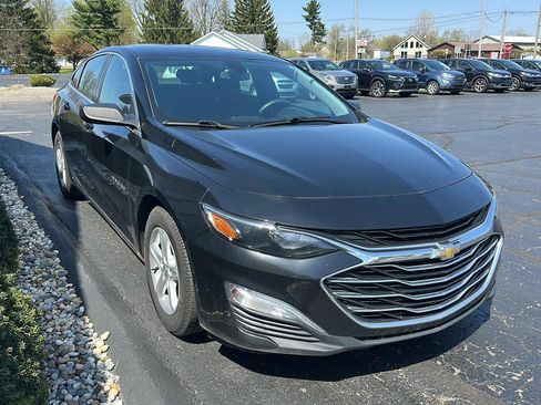 Used 2019 Chevrolet Malibu LS FWD image 3