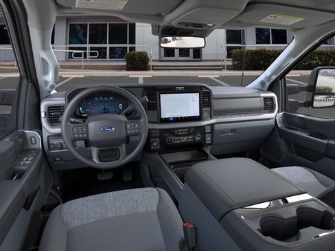 New 2026 Ford F250 XLT w/ XLT Premium Package AWD/4WD image 9