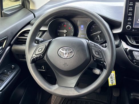Used 2020 Toyota C-HR LE image 10