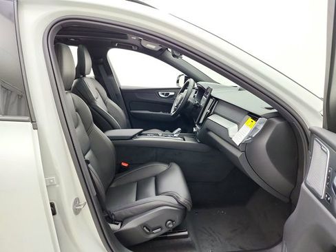 New 2026 Volvo XC60 T8 Ultra w/ Climate Package AWD/4WD image 18
