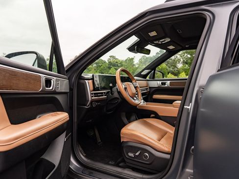 Used 2025 Hyundai Santa Fe Limited FWD image 19