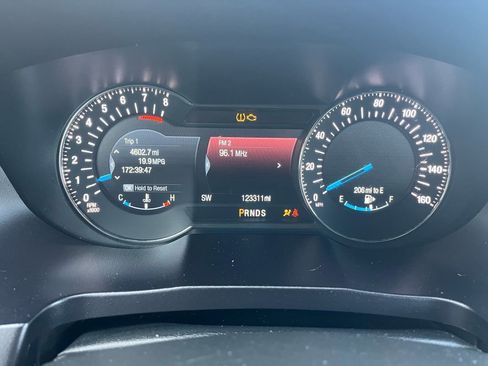 Used 2017 Ford Explorer Platinum image 14