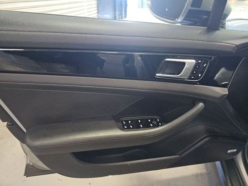Used 2018 Porsche Panamera 4 AWD/4WD image 7
