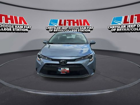Used 2026 Toyota Corolla LE FWD image 3