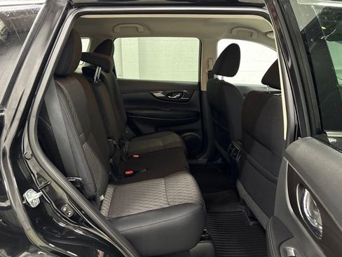 Used 2018 Nissan Rogue SV AWD/4WD image 31