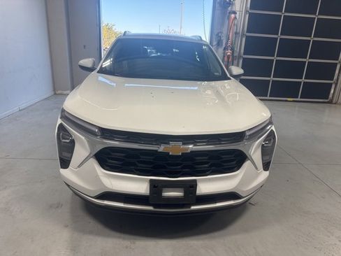 Used 2024 Chevrolet Trax LT image 20