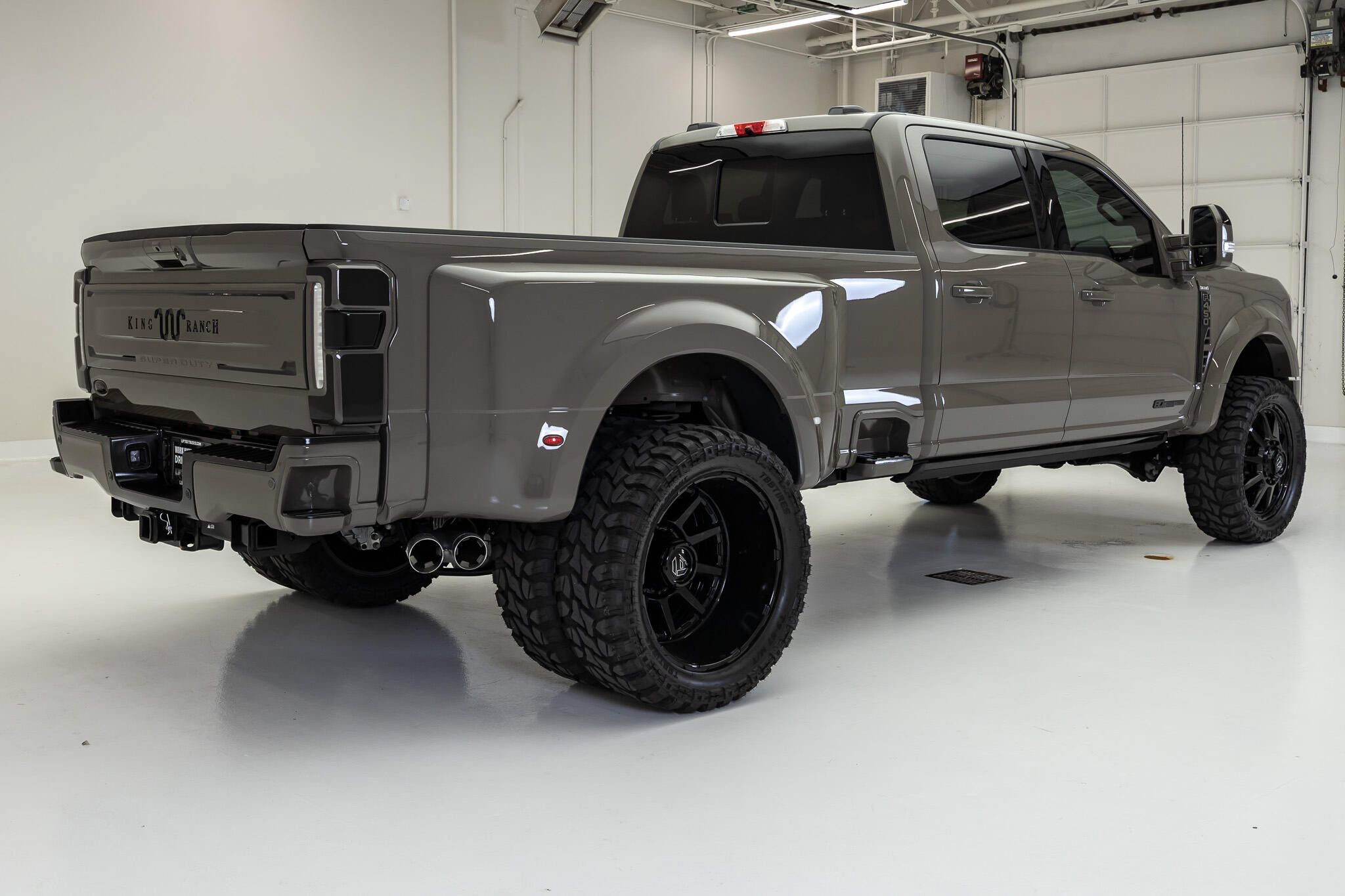 Used 2026 Ford F450 King Ranch w/ Chrome Package AWD/4WD image 9