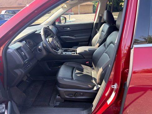 Used 2022 Nissan Pathfinder SL AWD/4WD image 22