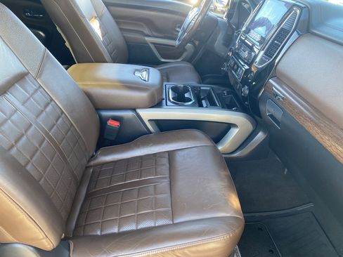 Used 2020 Nissan Titan Platinum Reserve w/ Moonroof Package image 11